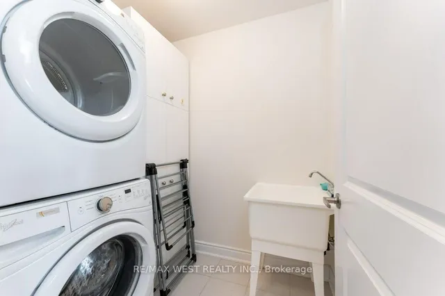 Additional image 25 of 2172 Trafalgar Rd Unit 19