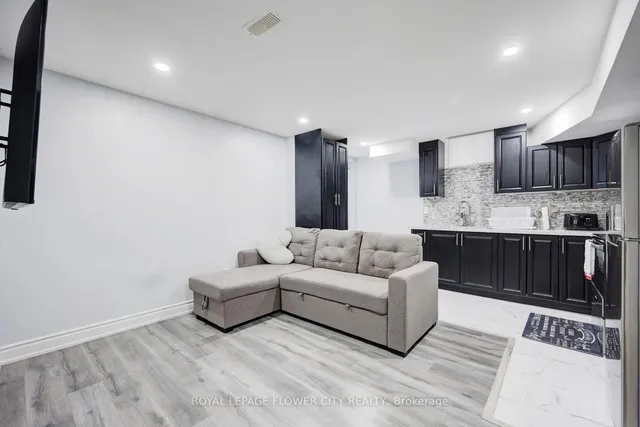 Additional image 35 of 6 PENLEA Gate