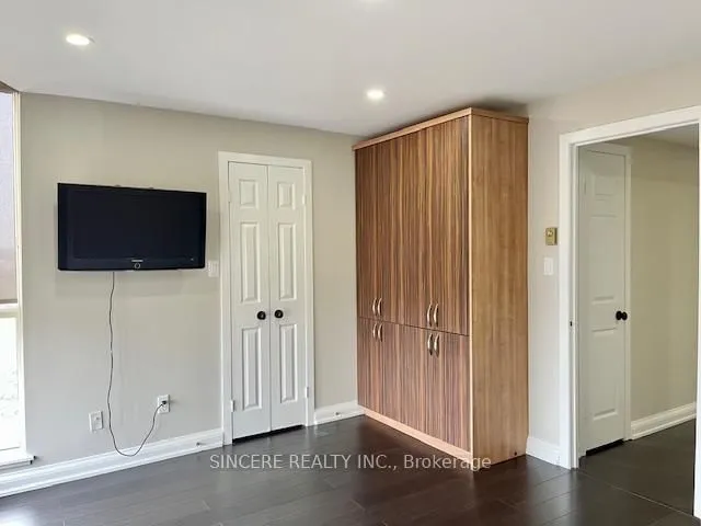 Additional image 15 of 85 Skymark Dr Unit 1005