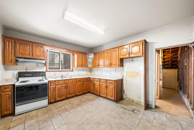 Additional image 25 of 69 Montrose Ave