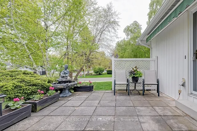 Additional image 39 of 327 Strathcona Dr