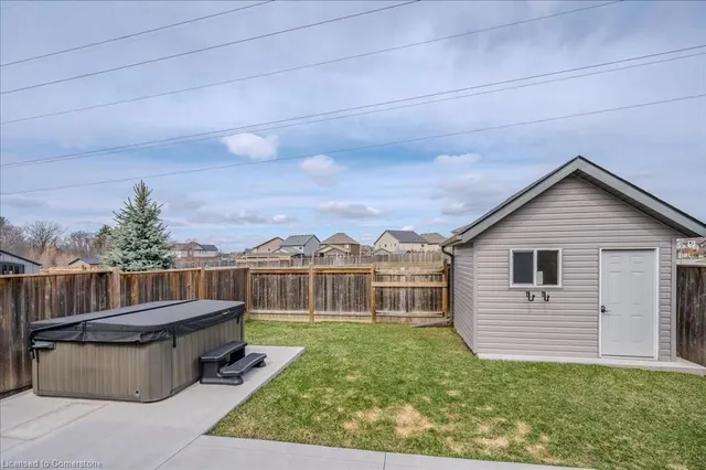Additional image 41 of 504 Netherwood Cres