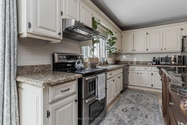 Additional image 18 of 623 Barons Crt