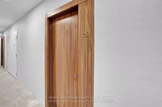 Additional image 2 of 509 Dundas St Unit 219