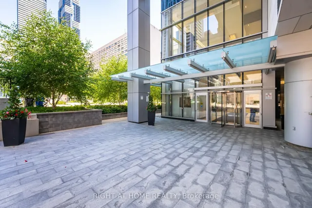 Additional image 3 of 386 Yonge St Unit 3901