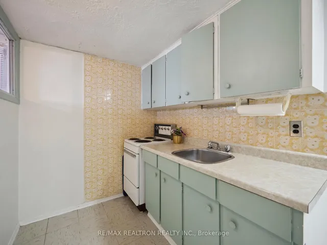 Additional image 29 of 397 Cortleigh Blvd