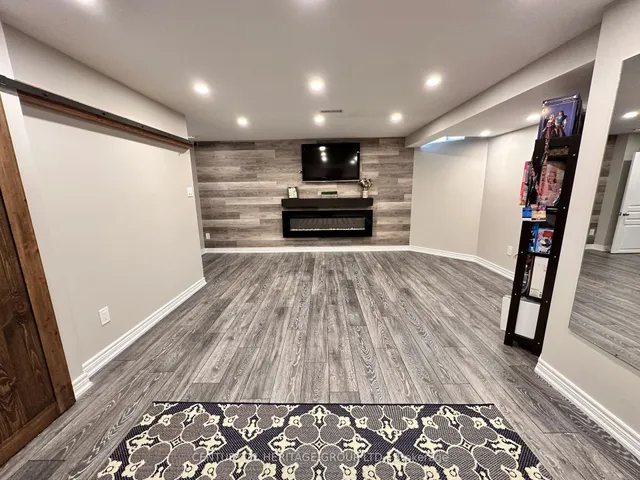 Additional image 6 of 1 Tower Gate Unit 11