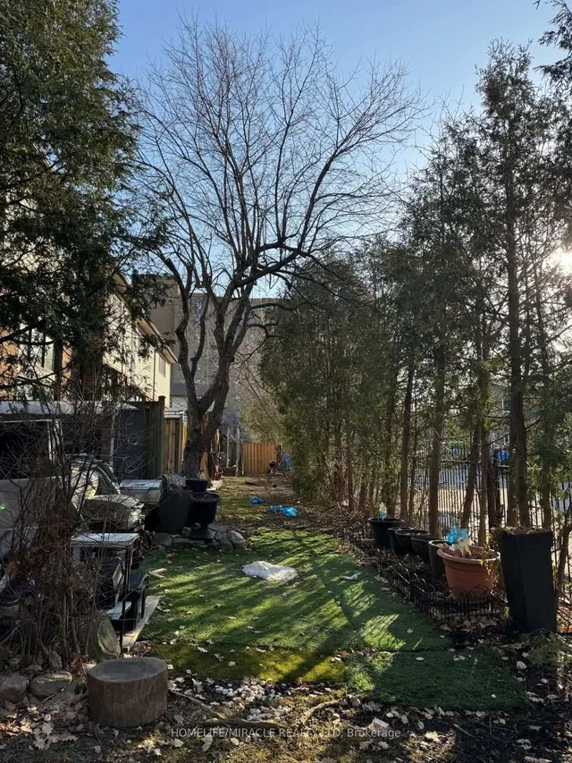 Additional image 11 of 20 Macallum Crt