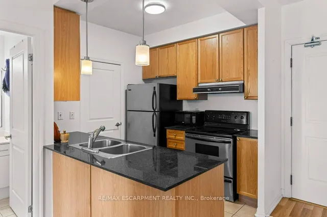 Additional image 10 of 245 Dalesford Rd Unit 317