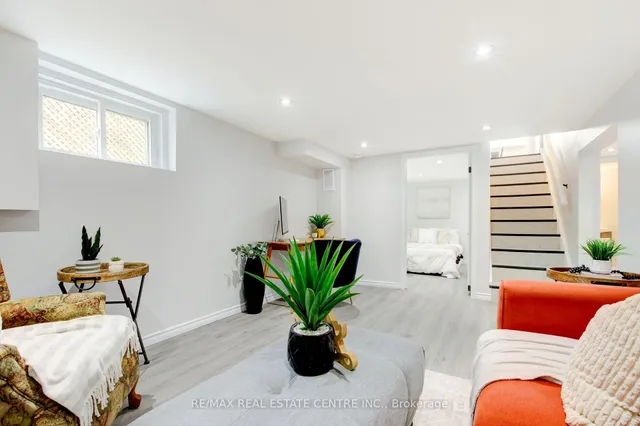 Additional image 29 of 182 Glennie Ave