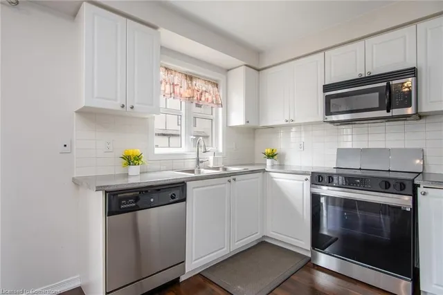 Additional image 18 of 701 Homer Watson Blvd Unit 17