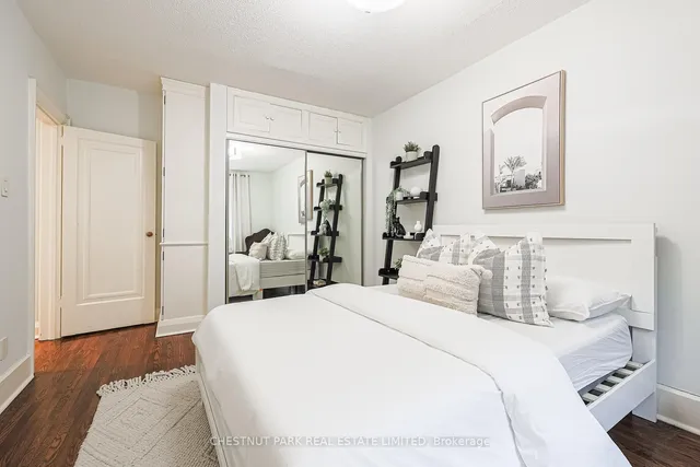 Additional image 28 of 480 Oriole Pkwy Unit 111