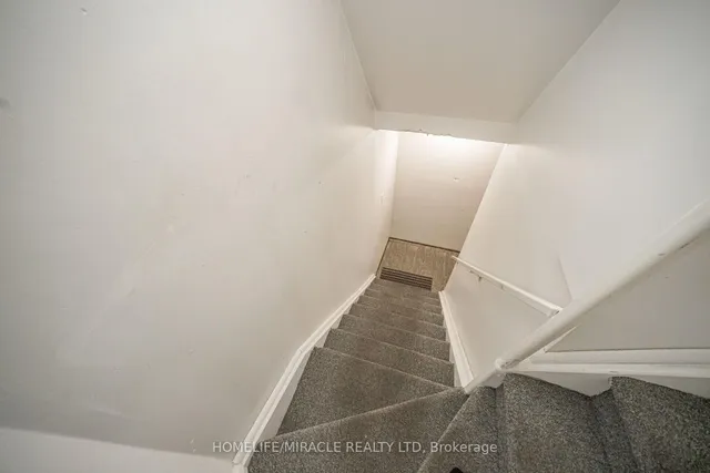 Additional image 19 of 31 Larkspur Rd