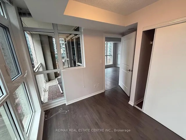Additional image 17 of 35 Bastion St Unit 709