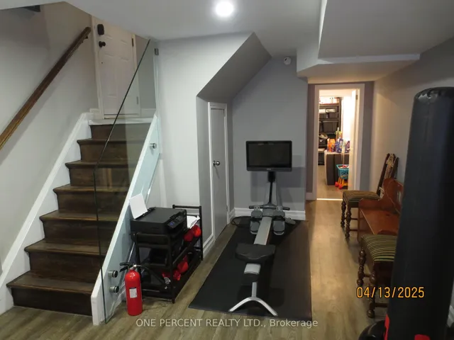 Additional image 30 of 39 Decarie Circ