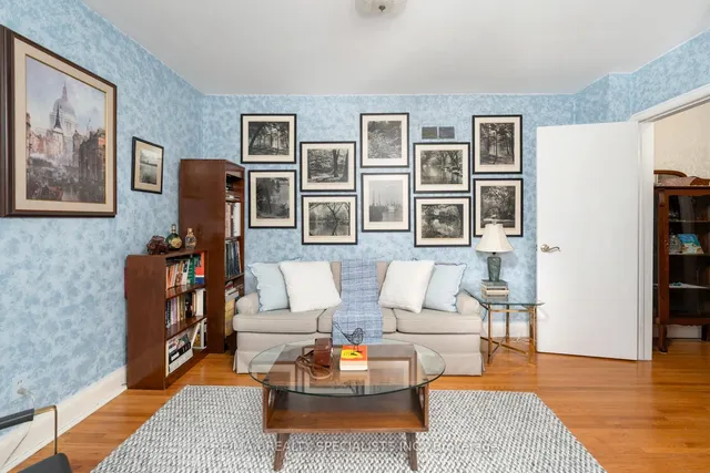 Additional image 29 of 36 South Kingslea Dr