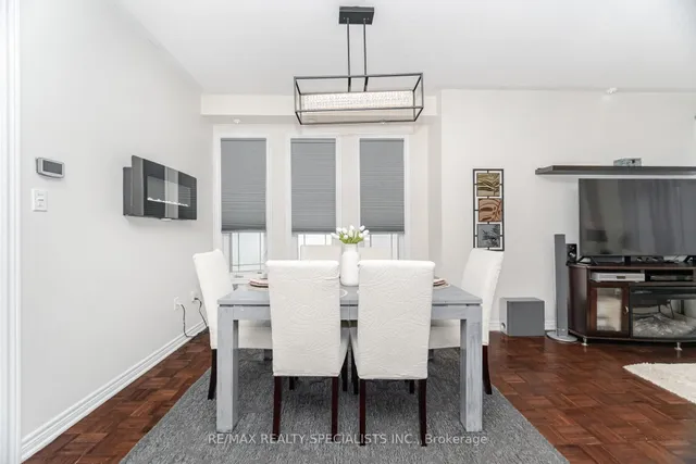 Additional image 6 of 383 Queen Mary Dr