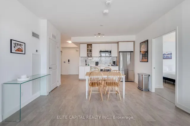 Additional image 5 of 543 Richmond St Unit 1229