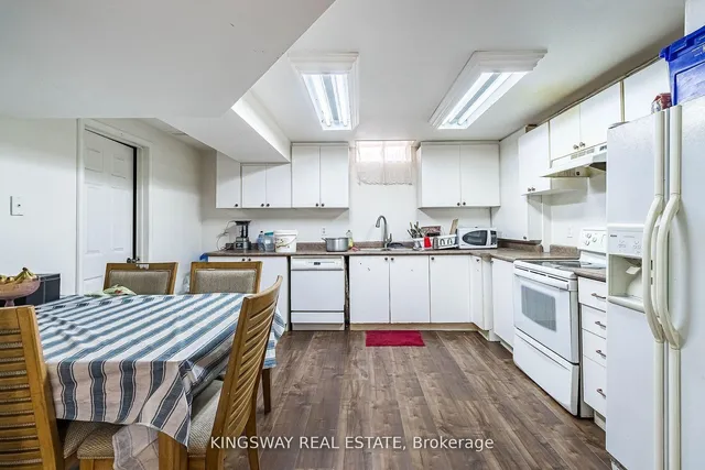 Additional image 32 of 58 Leagate St