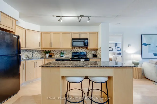 Additional image 5 of 20 Blue Jays Way Unit 1401