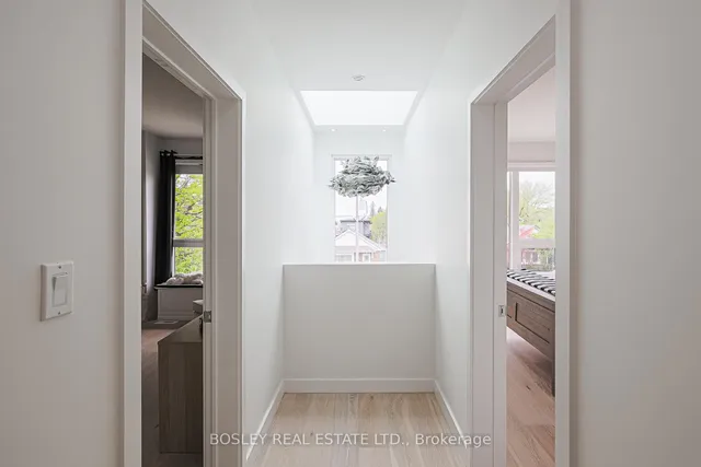 Additional image 26 of 38 Roblin Ave