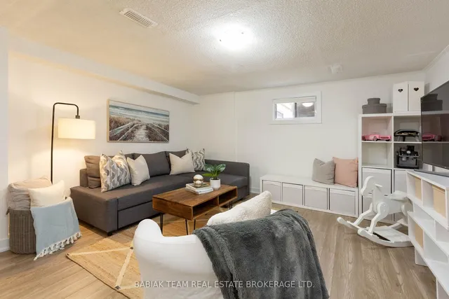 Additional image 31 of 62 Burr Ave