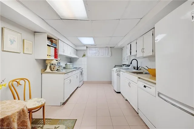 Additional image 22 of 3236 Cedartree Cres