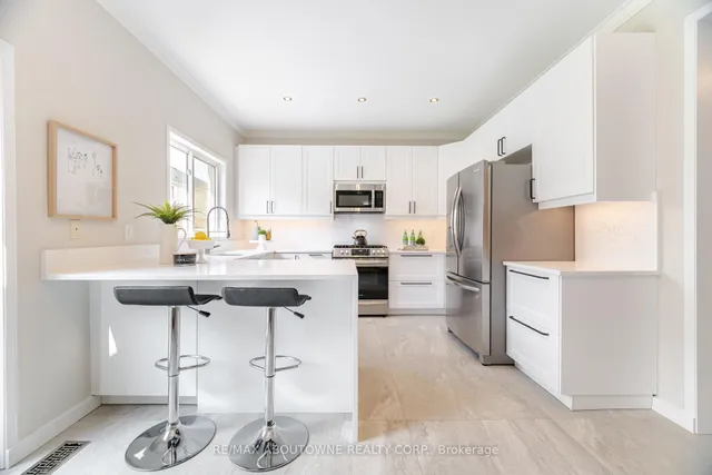 Additional image 15 of 1046 Holdsworth Cres