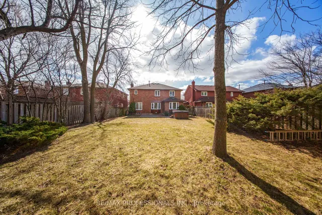 Additional image 37 of 1327 Greenwood Cres