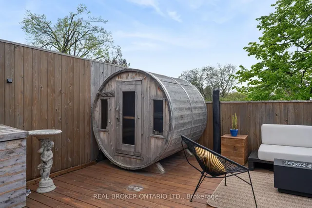 Additional image 46 of 300 Avenue Rd Unit 4