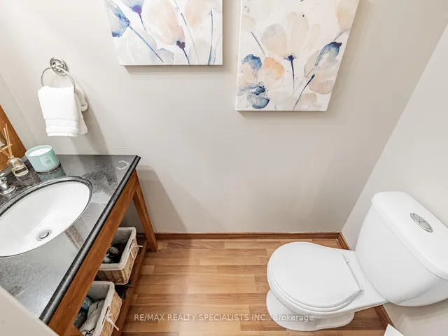 Additional image 32 of 2055 WALKERS Line Unit 227