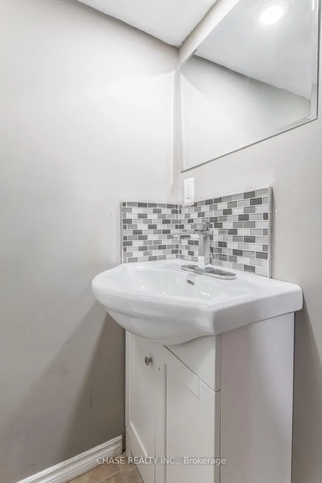 Additional image 35 of 86 Smith Ave