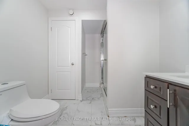 Additional image 44 of 15 Versailles Cres