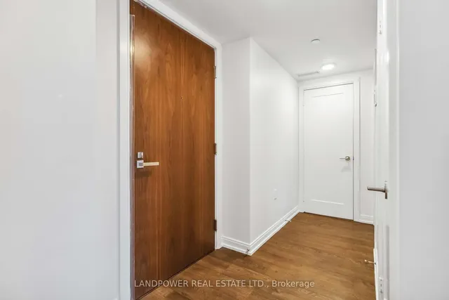Additional image 7 of 275 Village Green Sq Unit 2417