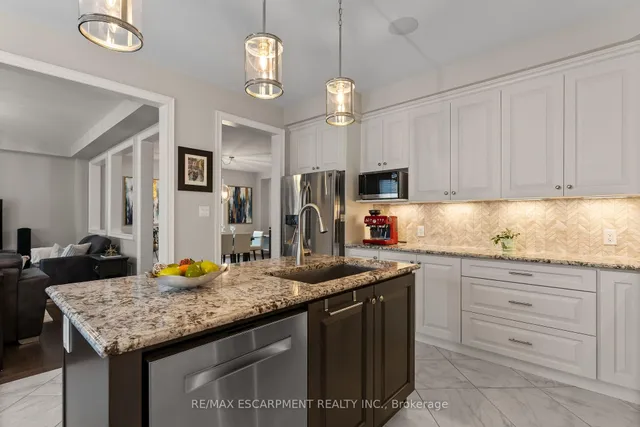 Additional image 15 of 129 Fingland Cres