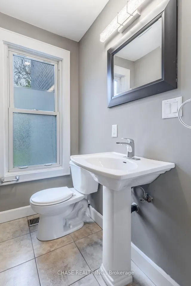 Additional image 17 of 86 Smith Ave