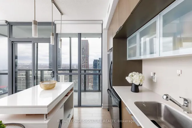 Additional image 25 of 110 Charles St Unit 3410