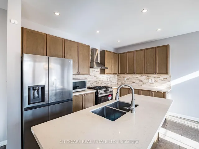 Additional image 28 of 416 Gooch Cres