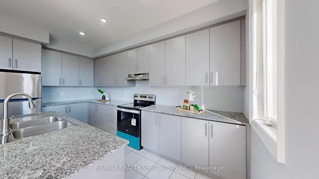 Additional image 13 of 6 QUEENPOST Dr