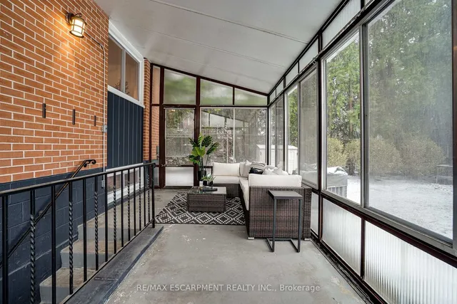 Additional image 43 of 157 LAURIER Ave