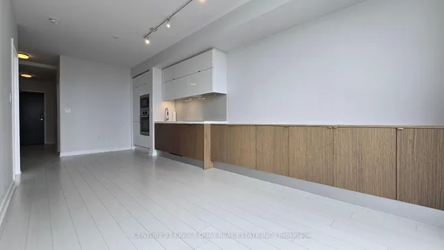 Additional image 19 of 21 Iceboat Terr Unit ph01