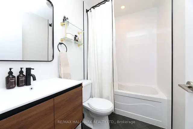 Additional image 15 of 33 Mill St Unit 817