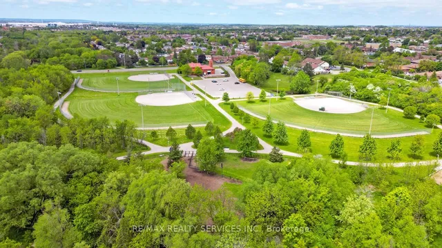 Additional image 41 of 29 Woodward Ave