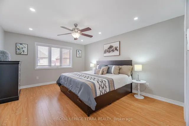 Additional image 22 of 15 Versailles Cres