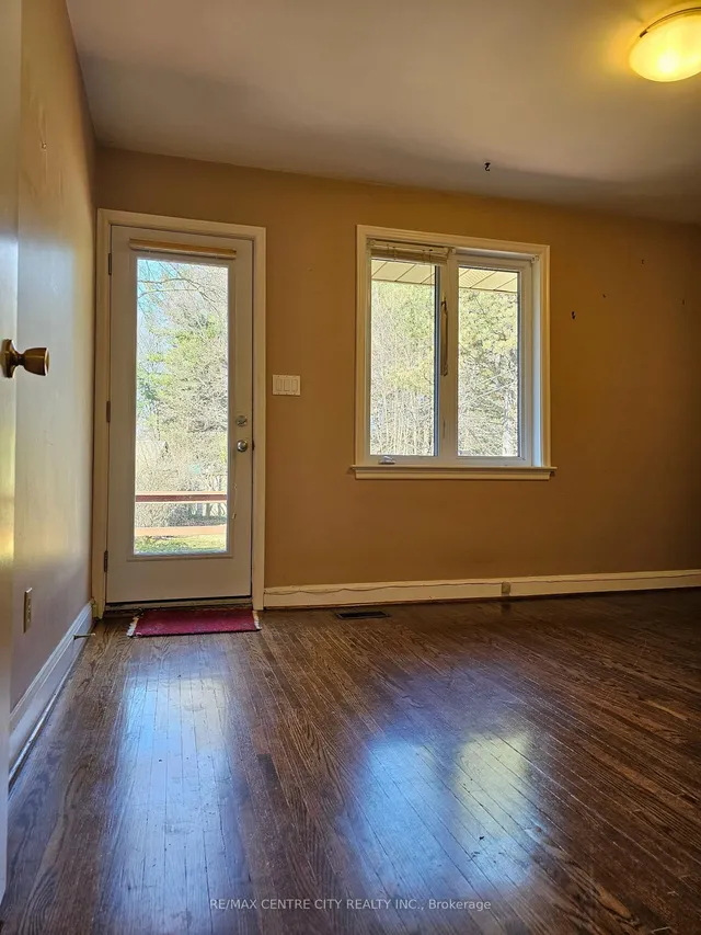 Additional image 19 of 274 Burnett Ave