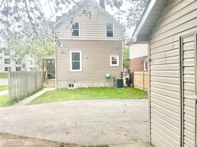 Additional image 3 of 305 Patricia Ave