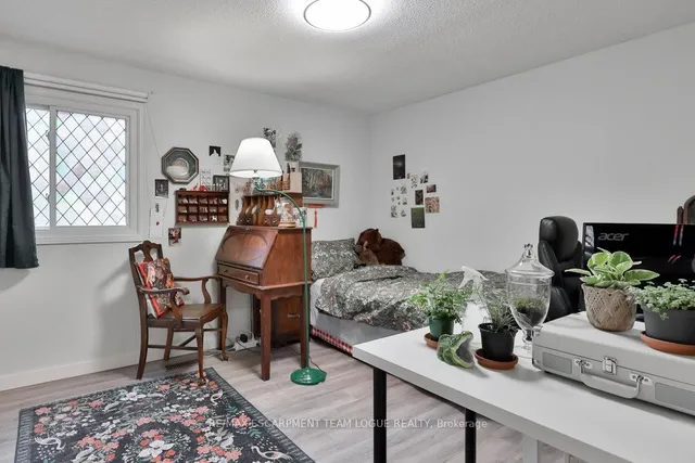 Additional image 32 of 2223 VISTA Dr