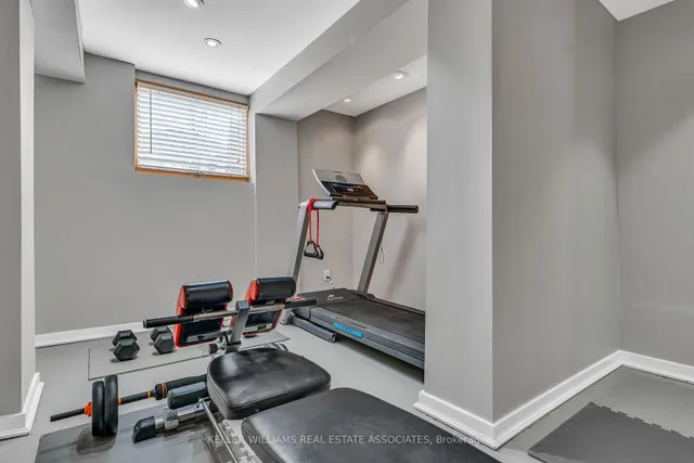 Additional image 46 of 2224 Vista Dr