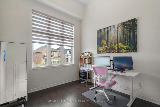 Additional image 21 of 609 Beam Crt