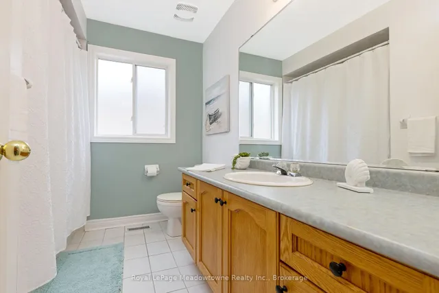 Additional image 22 of 13 Robarts Dr